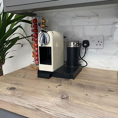 Stylish 1 Bedroom Studio Outdoor Area And Hot Tub 伯恩茅斯 外观 照片