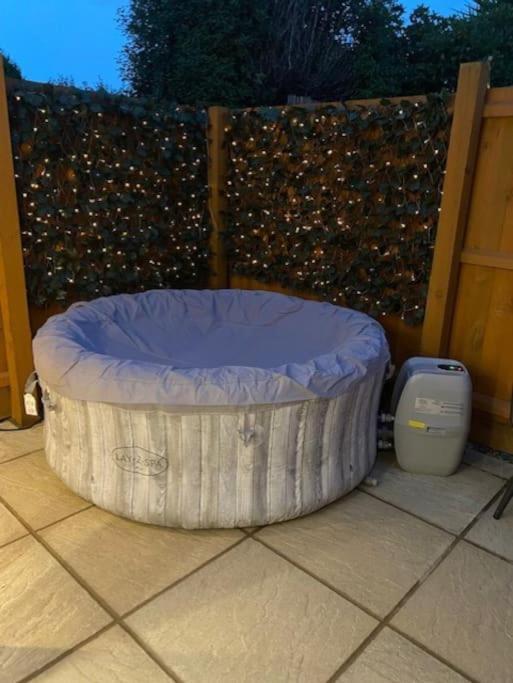 Stylish 1 Bedroom Studio Outdoor Area And Hot Tub 伯恩茅斯 外观 照片